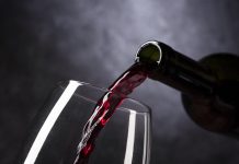 Aplican residuos de la uva para mejorar el sabor del vino vino