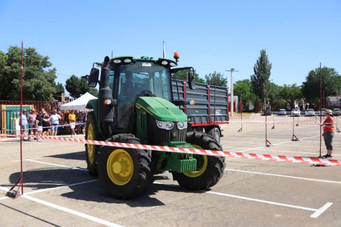 habilidad en el manejo del tractor