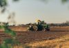 La factura del otoño: mover la tierra costará al campo os 200 millones más en gasóleo B que el año pasado Ayudas PAC