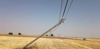 ¿Por qué perjudican a los agricultores el abandono de los tendidos de teléfono? poste telefónico