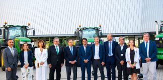 John Deere celebra el tercer aniversario del centro de innovación de agricultura de precisión John Deere