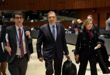 El ministro de Agricultura afirma que España “trabajará para mantener la personalidad de la PAC” Luis Planas