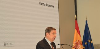 El ministro de Agricultura lanza un mensaje de tranquilidad tras la aparición de peste porcina africana en animales silvestres Luis Planas