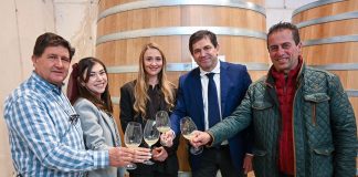 El presidente de la Diputación de Ciudad Real pone en valor el potencial enoturístico de la Bodega Casalobos Bodega Casalobos