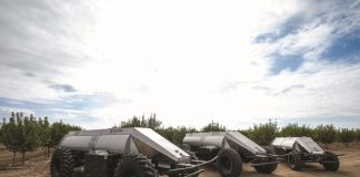 John Deere prepara su maquinaria contra la escasez de mano de obra en el campo John Deere