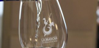 A las puertas de la Navidad, con los vinos jóvenes 2025 ya embotellados, es el momento para los blancos Airén vino Airén