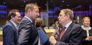 El ministro de Agricultura español advierte que “la confianza de los agricultores está seriamente deteriorada” Luis Planas Bruselas