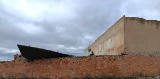Vídeo. Las borrascas arrasan con una nave agrícola del Campo de Montiel