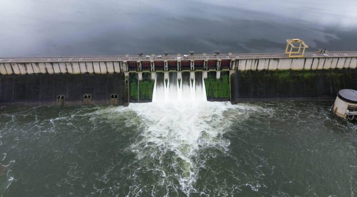 Vídeo. El mayor embalse de España comienza a desembalsar
