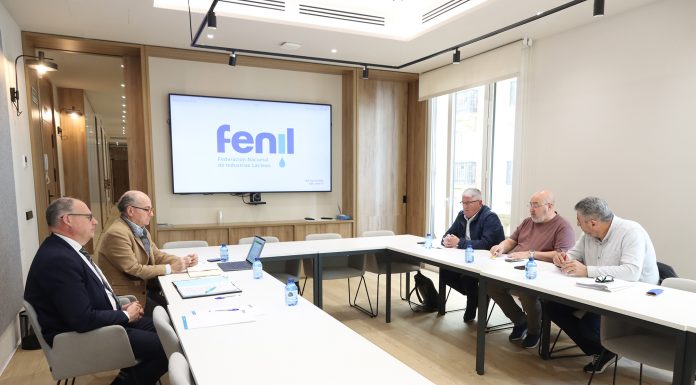 UPA reclama a las industrias que cesen en su empeño de bajar “por la fuerza” los precios de la leche en origen UPA, FENIL