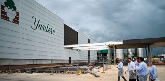 El presidente de la Diputación de Ciudad Real pone en valor el potencial del sector vitivinícola y agroalimentario Diputación de Ciudad Real