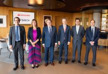 Santander y SAECA impulsan un nuevo acuerdo para mejorar la financiación del sector primario