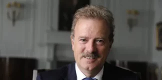 Opinión. Burocracia y vivienda, frenos al rural. Manuel Campo Vidal. Periodista Manuel Campo Vidal