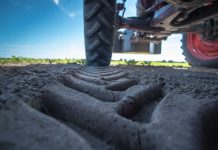 La CNMC inicia expediente a una firma de maquinaria agrícola de Castilla-La Mancha tractor