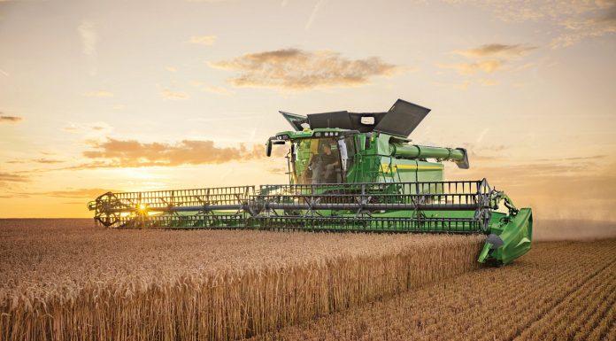 John Deere presenta las actualizaciones de las cosechadoras modelo año 2027 John Deere