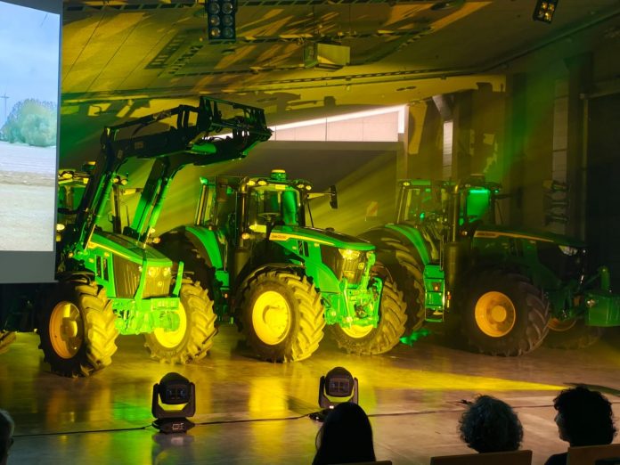 John Deere presenta sus novedades de maquinaria en el Parla Innovation Center con foco en las series 6M, 6R y 8R (1) Novedades de John Deere