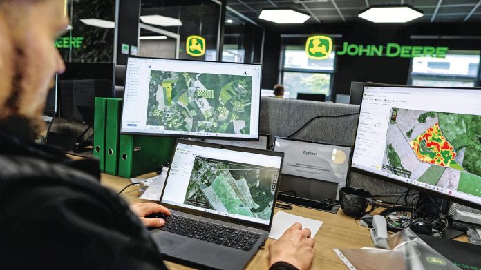 John Deere celebra 25 años de guiado automático John Deere celebra 25 años de guiado automático