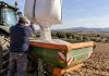 Piden al Gobierno de Castilla-La Mancha ayudas para agricultores ante aumento del precio de fertilizante y gasóleo agricultor
