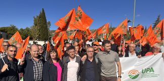 Agricultores y ganaderos, contra las cuerdas por el precio del gasóleo B manifestación UPA